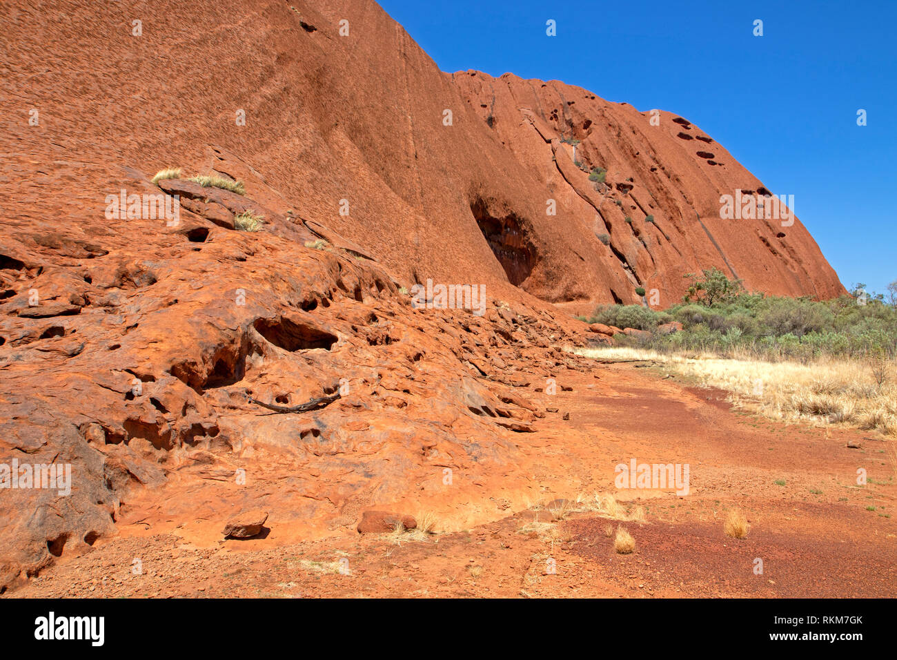 Texture rocheuse le long de la base d'Uluru Banque D'Images