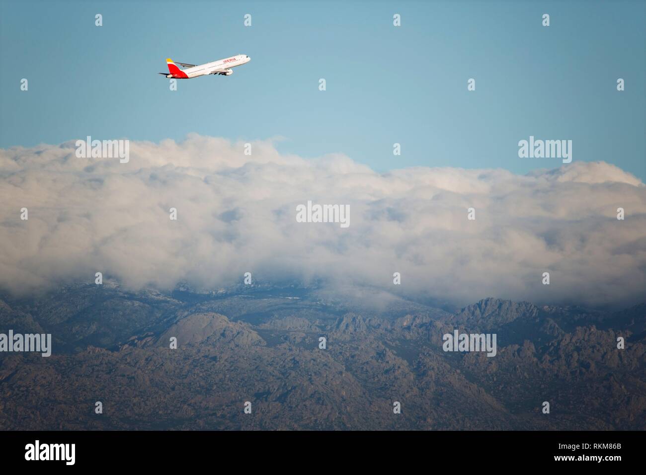Avion de voler au-dessus de l'Espagne Banque D'Images