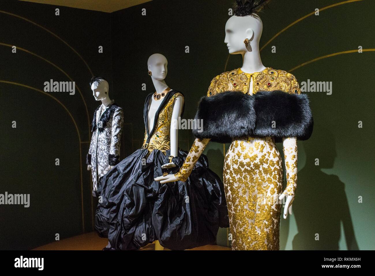 Guo Pei : Couture au-delà'' : une exposition d'Intersport pincourt de la  Chine à la Vancouver Art Gallery, Vancouver, BC, Canada Photo Stock - Alamy