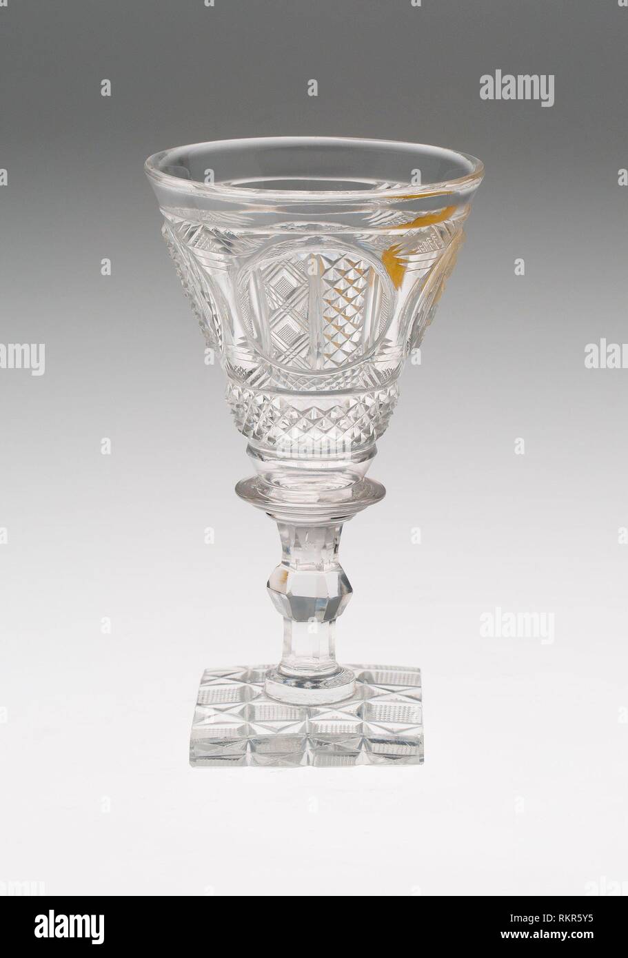 Verre à vin - 18e siècle - Pays-Bas - Origine : Pays-Bas, Date : 1700-1799,  moyenne : verre, dimensions : H. 14 cm (5 1/2 in Photo Stock - Alamy