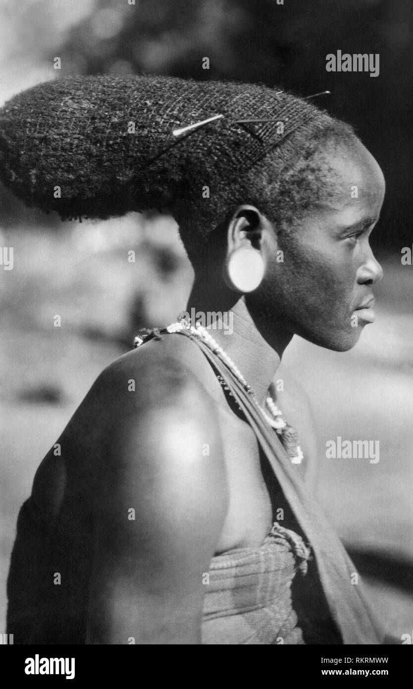 Femme zoulou, Zululand, Afrique du Sud, l'Afrique 1927 Banque D'Images