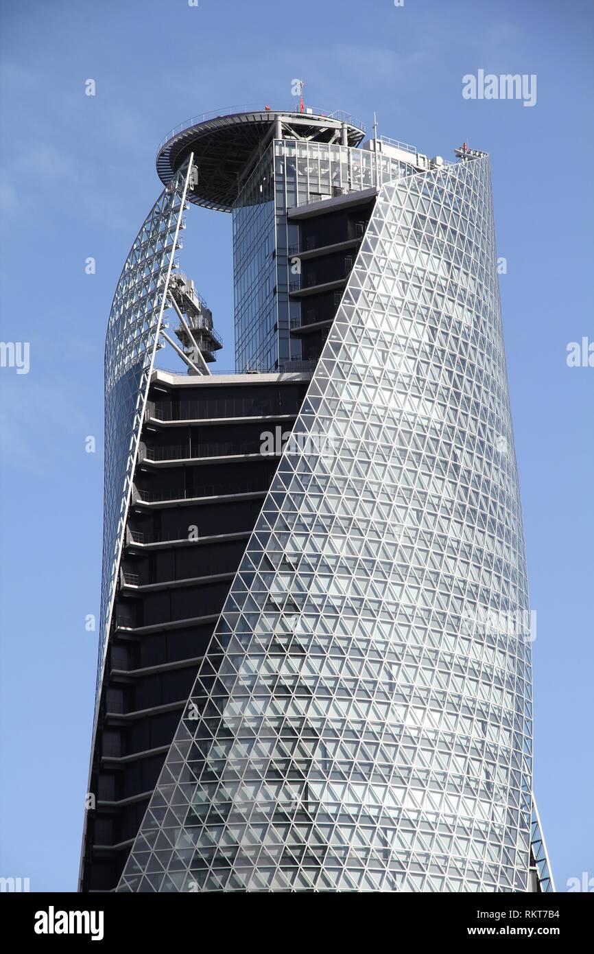 NAGOYA, JAPON - 29 avril : Mode Gakuen Spiral building tours le 29 avril 2012 à Nagoya, au Japon. Le bâtiment a été achevé en 2008, est de 170m de haut et je Banque D'Images