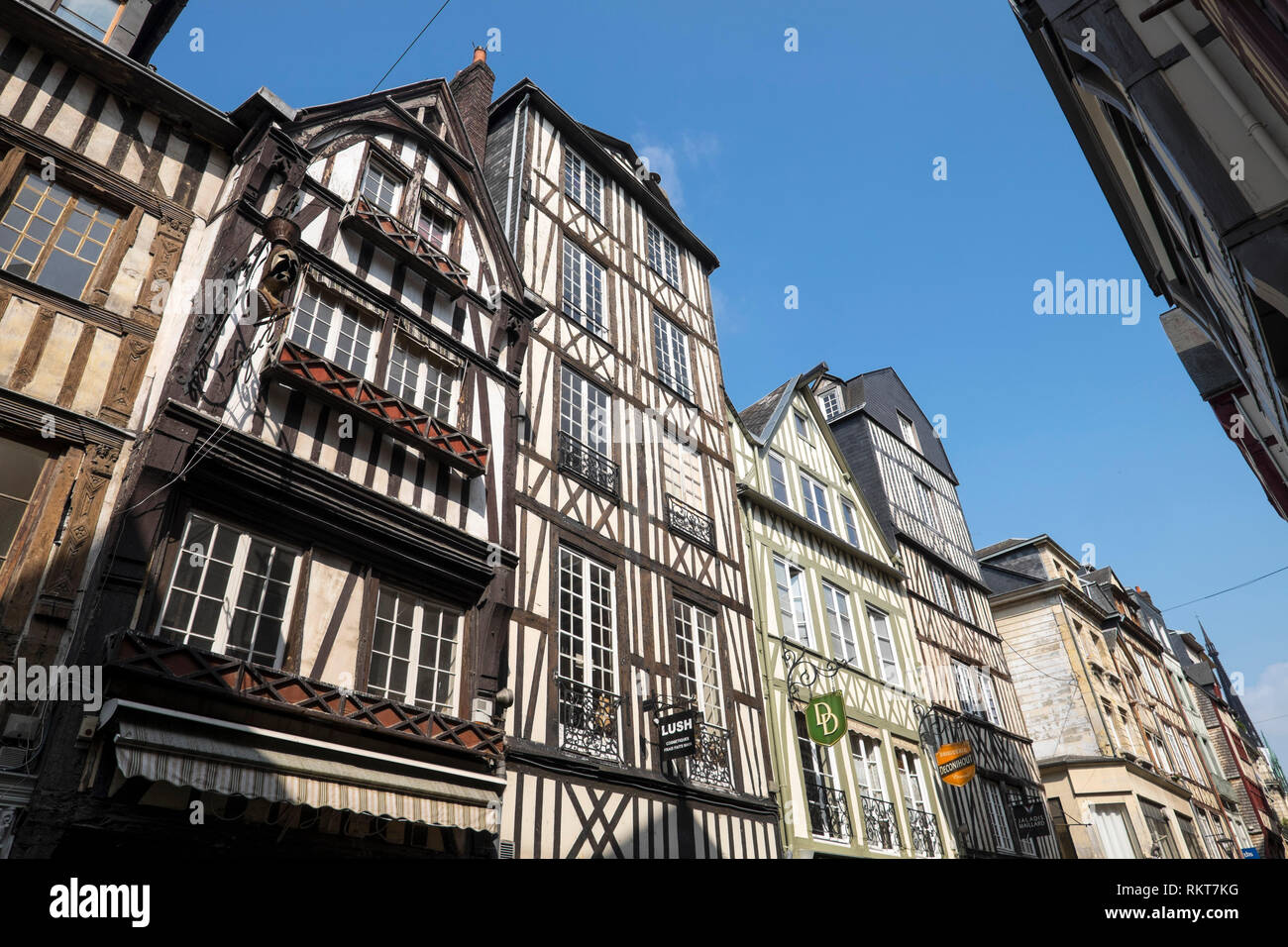 Rouen (Normandie, nord de la France) : 'rue du Gros Horloge' street dans le centre-ville légende locale *** *** Banque D'Images