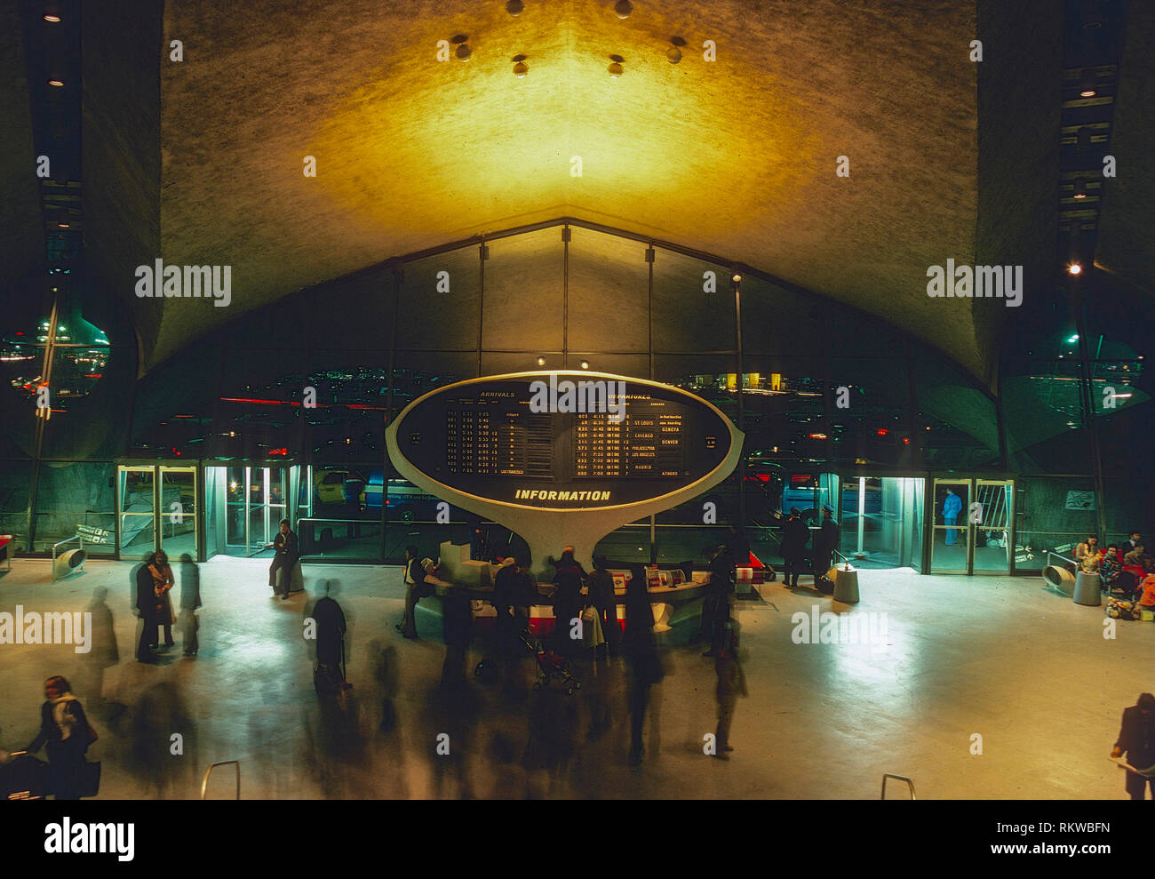 Service de renseignements au niveau des départs, TWA Terminal, l'aéroport JFK, New York, USA Banque D'Images