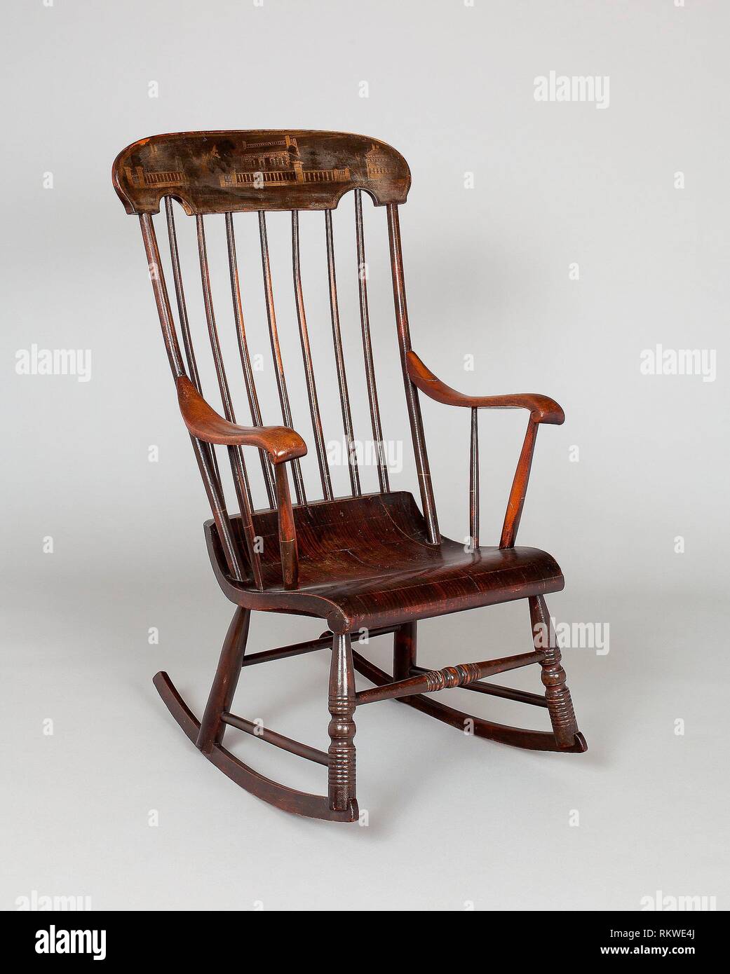 Rocking Chair - 1850/65 - Américain New England - Origine : New England,  Date : 1850-1865, moyenne : le pin blanc, le pin, et l'érable, Dimensions :  41 × 24 1/4 Photo Stock - Alamy