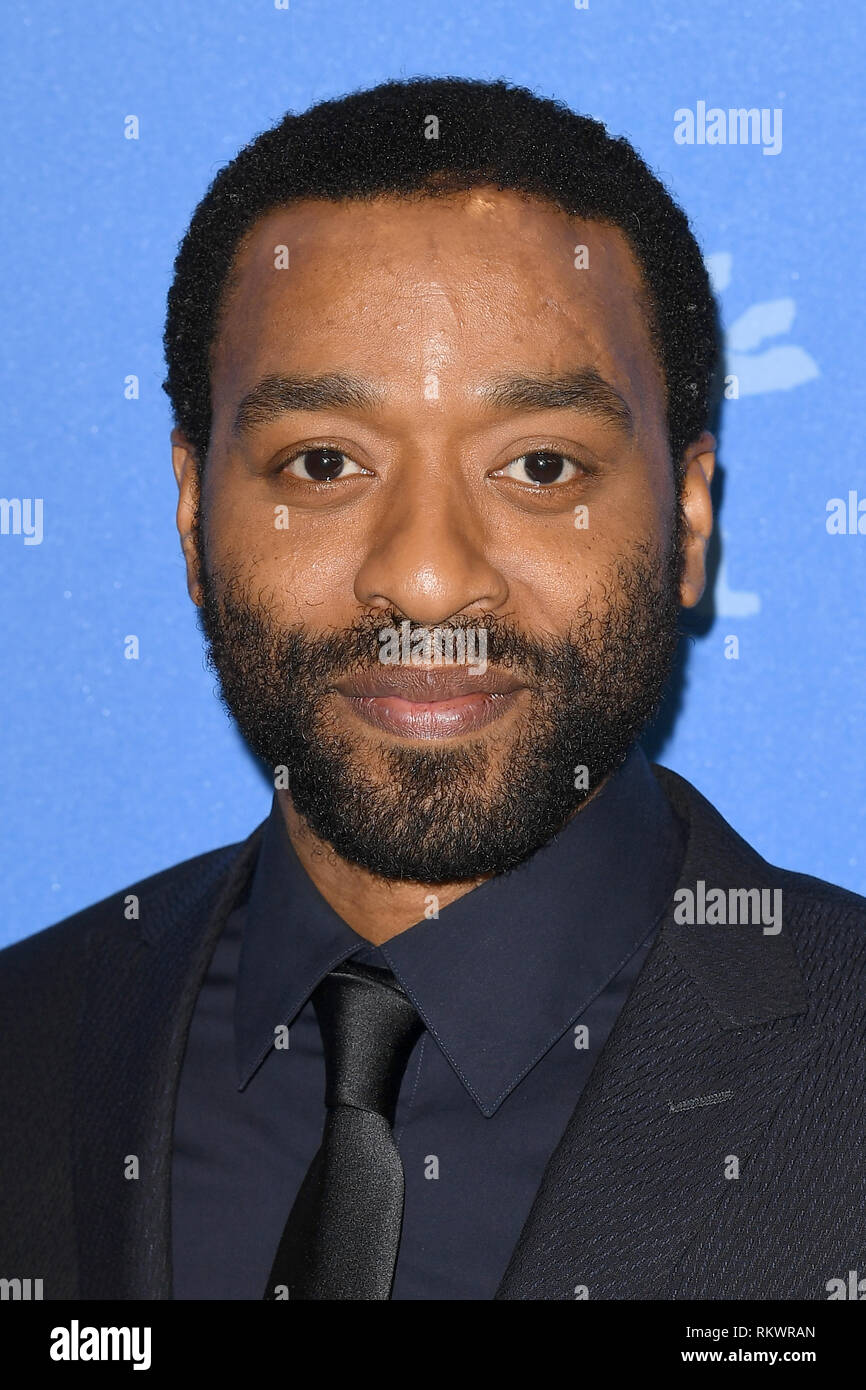 Berlin, Allemagne. 12 avril, 2019. Chiwetel Ejiofor assiste à la photocall pour le garçon qui harnaché le vent au cours de la 69e Berlinale Festival International du Film de Berlin à l'hôtel Grand Hyatt de Berlin. Credit : Crédit : Paul Paul Treadway Treadway/Alamy Live News Banque D'Images