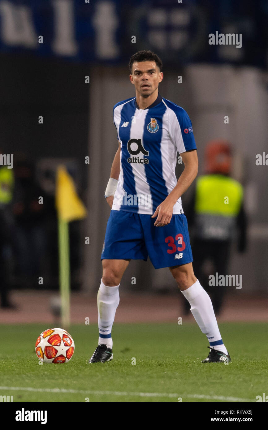 Képler Laveran Lima Ferreira Pepe (Porto) au cours de la 'Ligue des Champions ' ronde de 16 - 1ère manche match entre les Roms 2-1 Porto au Stade olympique le 12 février 2019 à Rome, Italie. Credit : Maurizio Borsari/AFLO/Alamy Live News Banque D'Images