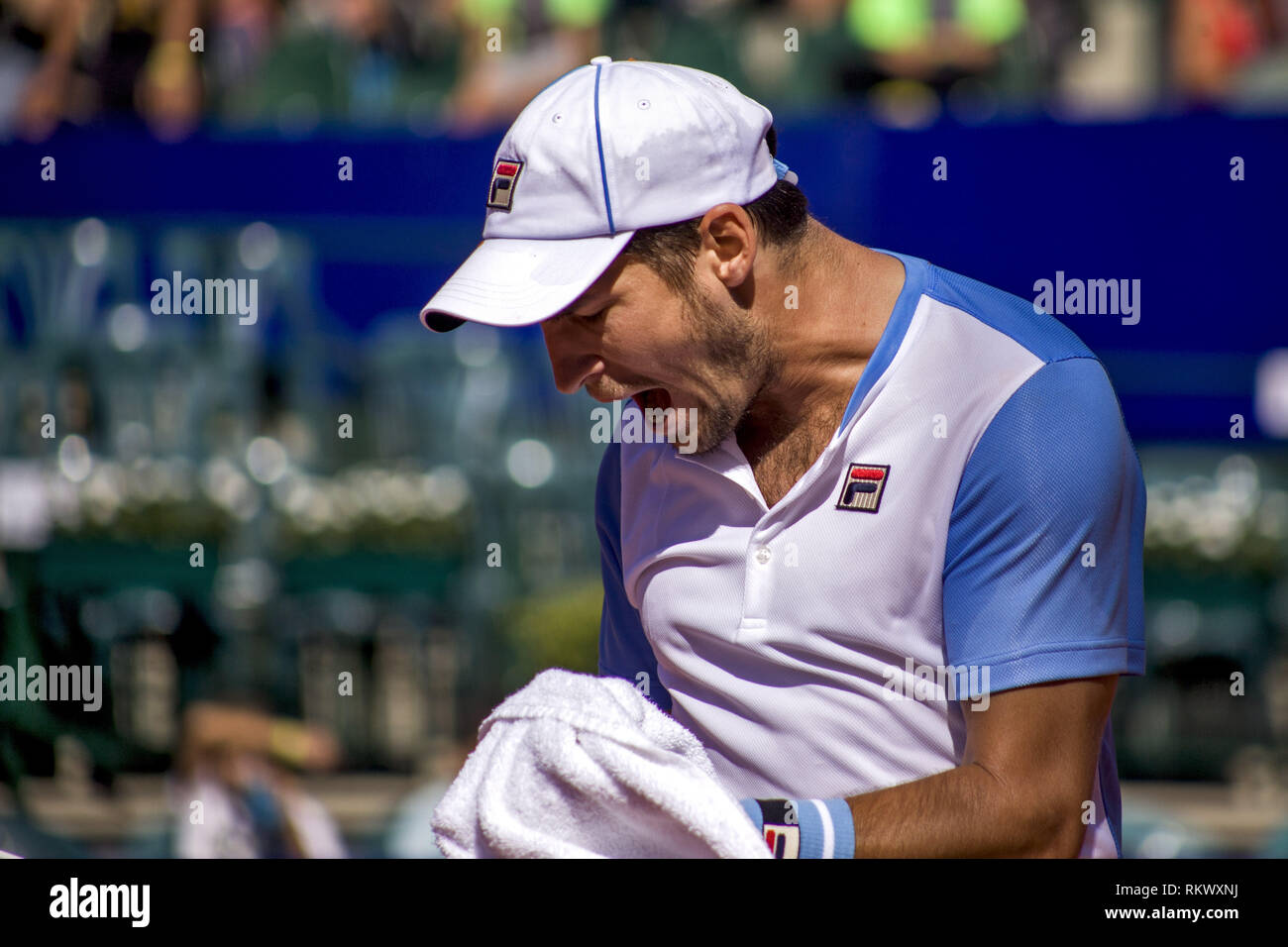 Buenos Aires, capitale fédérale, l'Argentine. 12 Février, 2019. L'Argentin Leo Mayer a remporté ce mardi, à cour centrale, Dusan Lajovic de Serbie remportant le premier set 6-3 et la seconde en 7 tie break (7) -6 (3) dans l'ATP 250 de l'Argentine ouvrir 2019.Dans l'image le joueur de tennis serbe Dusan Lajovic, regrette d'avoir raté une occasion de surmonter la deuxième série. Credit : Roberto Almeida Aveledo/ZUMA/Alamy Fil Live News Banque D'Images