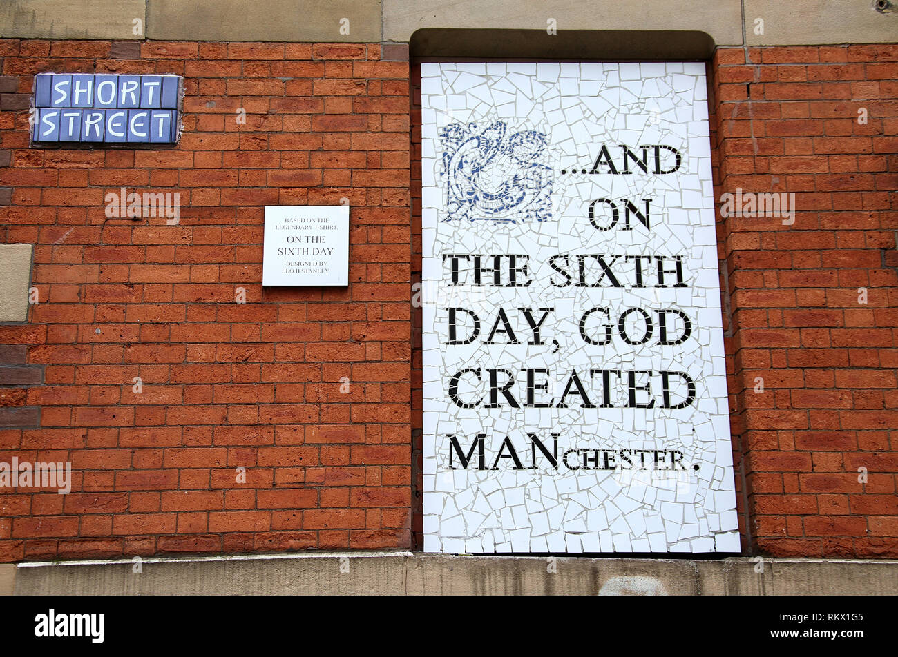 Et le sixième jour à mosaïque Afflecks dans le nord du quart de Manchester Banque D'Images