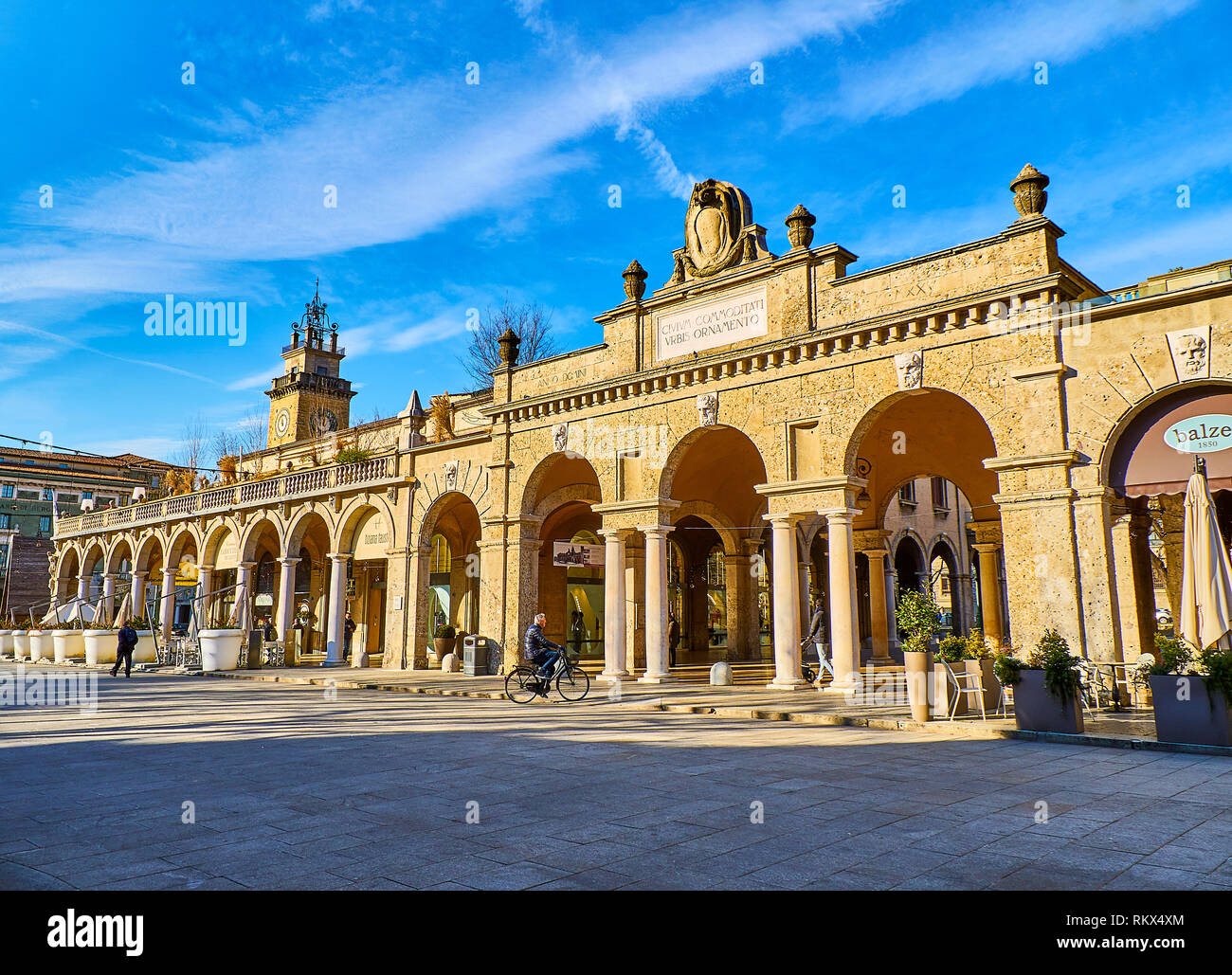 Bergame Italie Le 4 Janvier 19 Le Sentierone Portique A L Entree Au Centro Quadriportico Piacentiniano Bergame Lombardie Italie Photo Stock Alamy