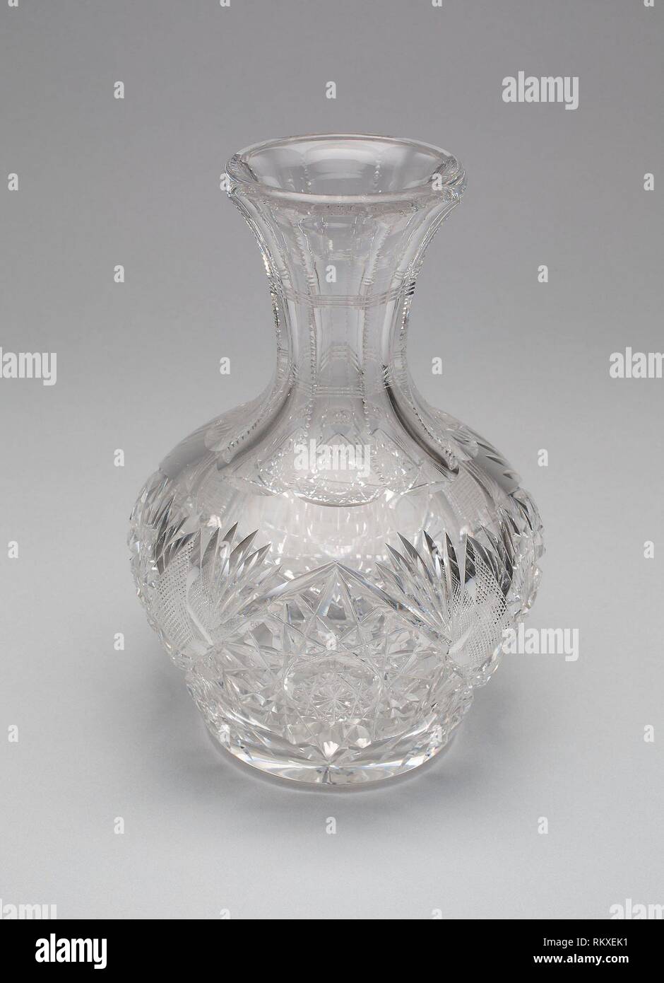 Carafe - ch. 1902 - American - Origine : United States, Date : 1897-1907,  moyenne : verre, dimensions : h. 21 cm (8 1/4 in Photo Stock - Alamy