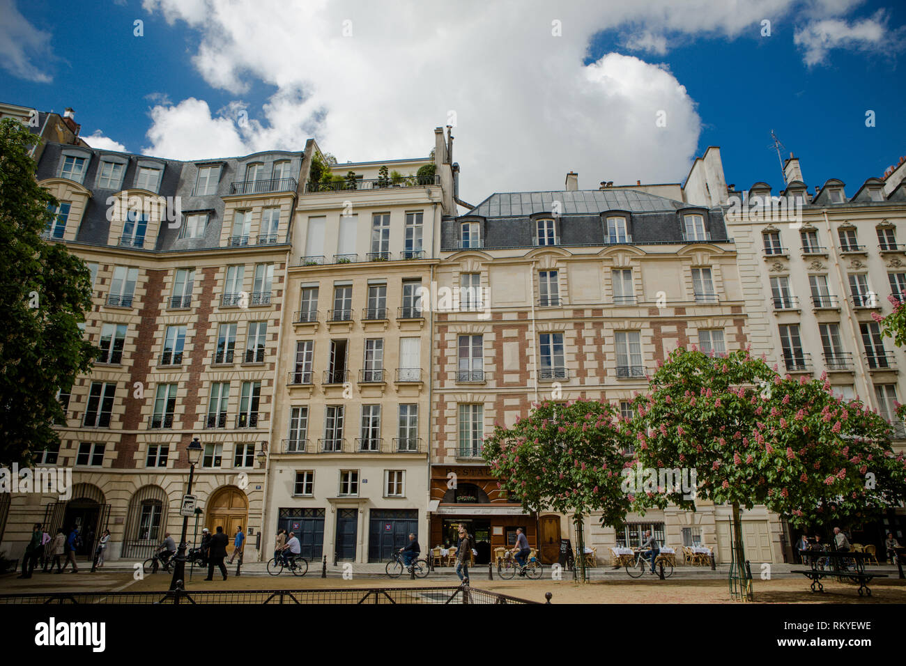 Place Dauphine à Paris Banque D'Images