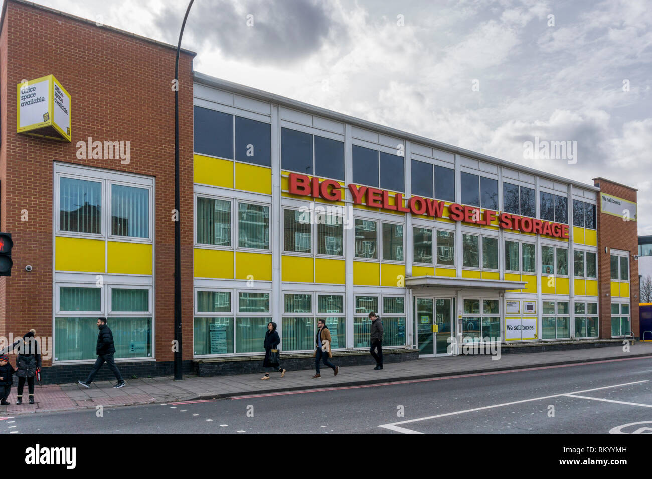 Big Yellow Stockage dans Kennington Lane, London. Banque D'Images