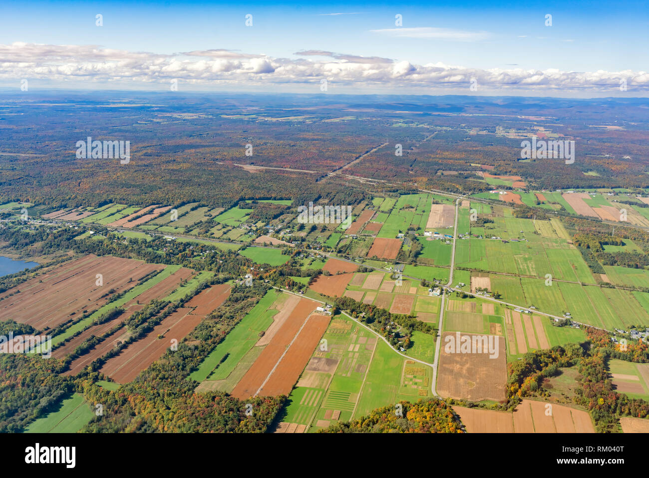 Vue aérienne de Neuville avec la couleur de l'automne au Canada Banque D'Images