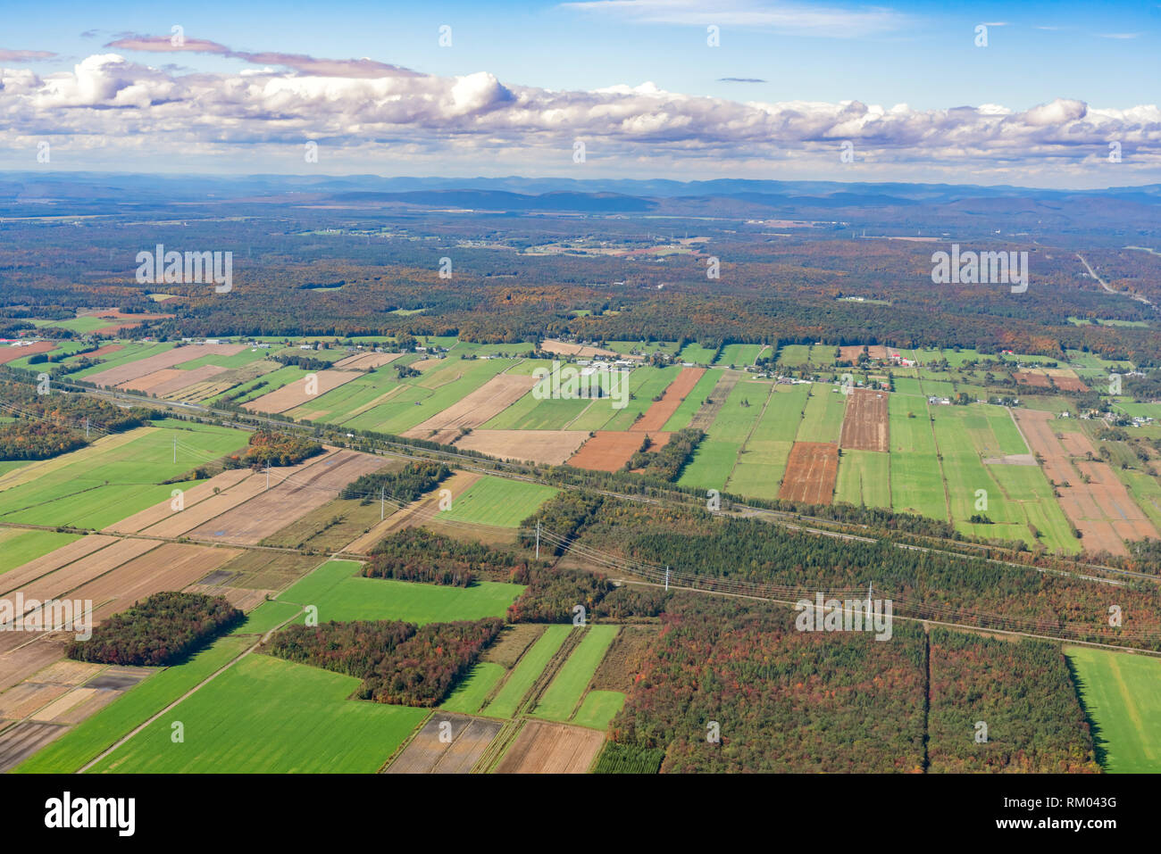 Vue aérienne de Neuville avec la couleur de l'automne au Canada Banque D'Images