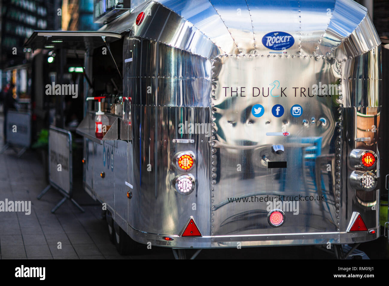 Le camion remorque Canard l'alimentation de rue dans le quartier londonien de Spitalfields Market Banque D'Images