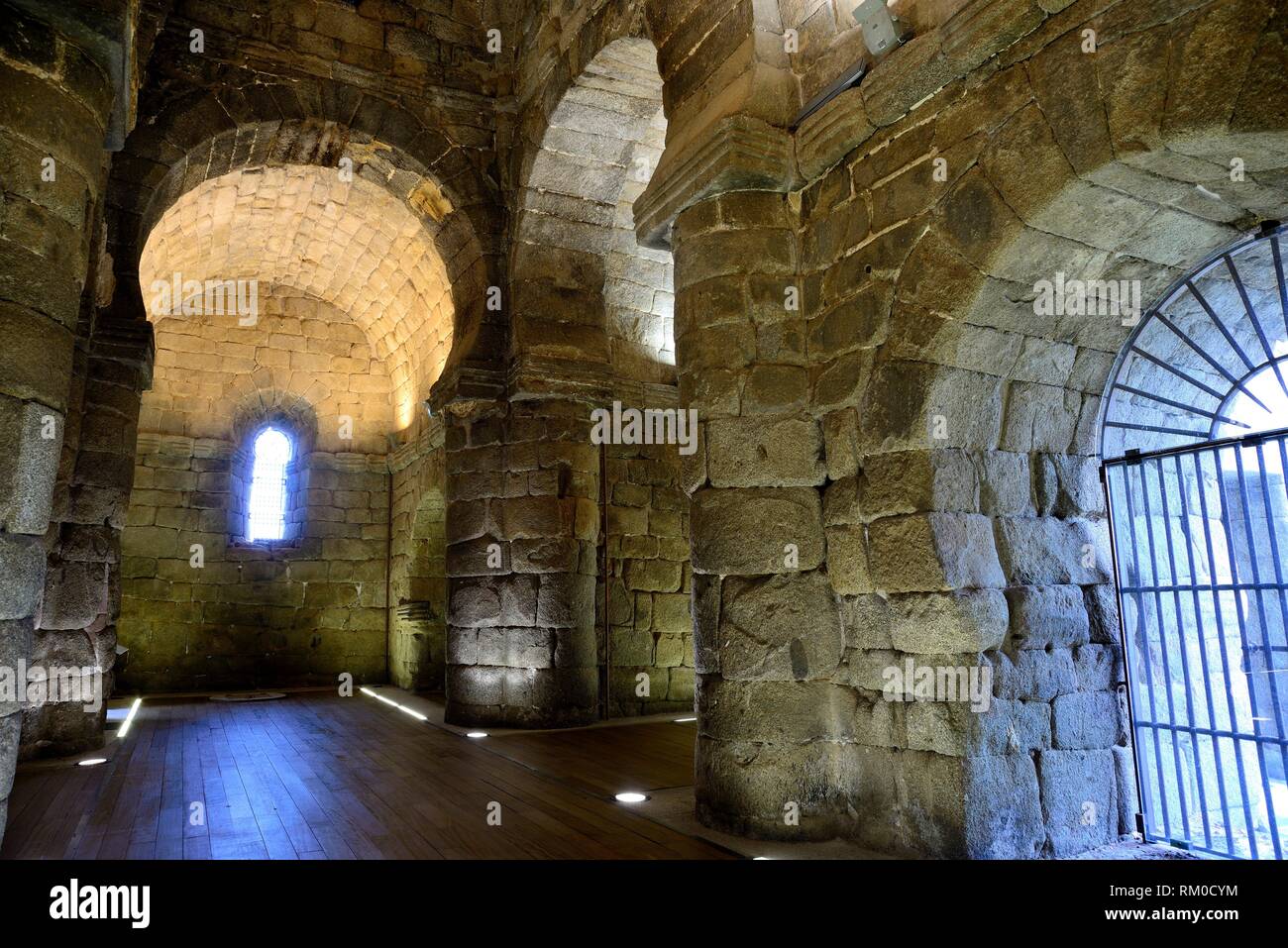 Intérieur de l'église wisigothe de Santa Maria de Melque, Toledo, Espagne. Banque D'Images