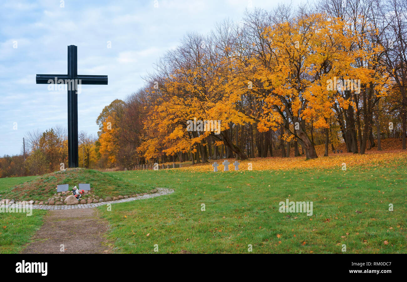 L'oblast de Kaliningrad, un village touristique, la Russie, le 4 novembre 2018, cimetière allemand de soldats et d'anciens résidents du Germau, la première guerre mondiale, la première guerre mondiale Banque D'Images