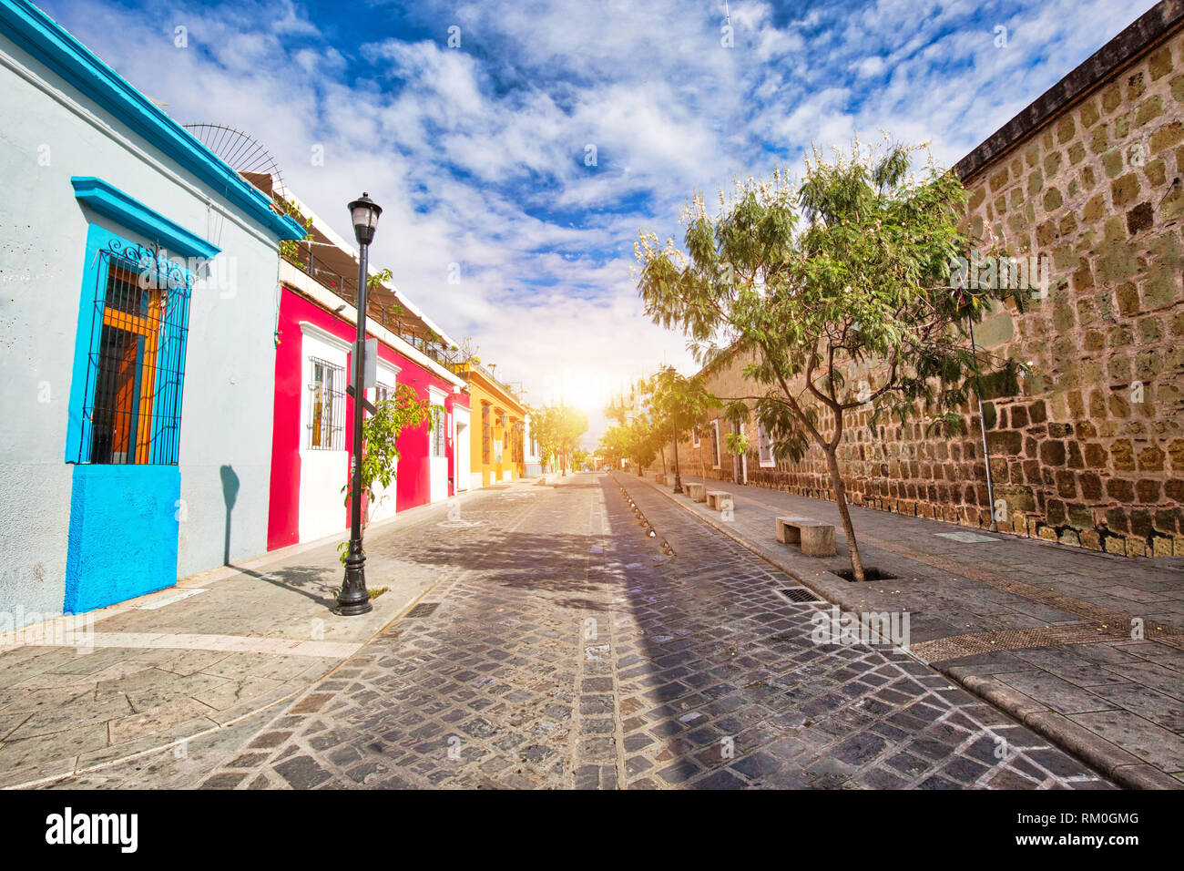 La ville d'Oaxaca, la vieille ville pittoresque de rues et bâtiments coloniaux colorés au centre historique de la ville Banque D'Images