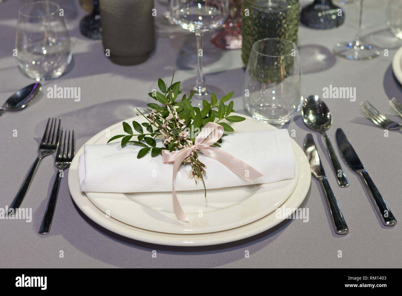 Set de table pour une partie de l'événement ou réception de mariage, le  dîner de luxe table élégante Photo Stock - Alamy
