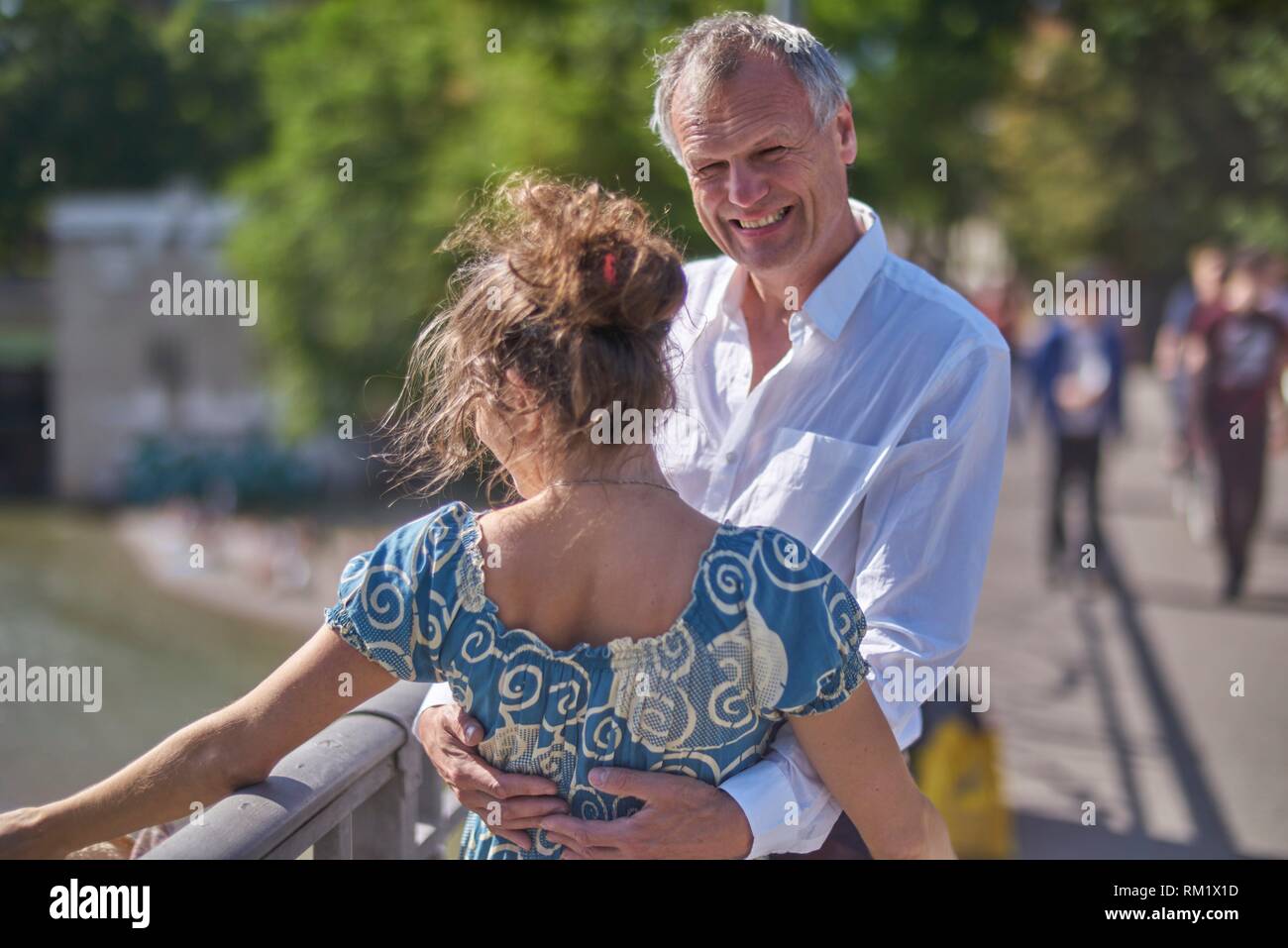 Couple Age Difference Banque D Image Et Photos Alamy