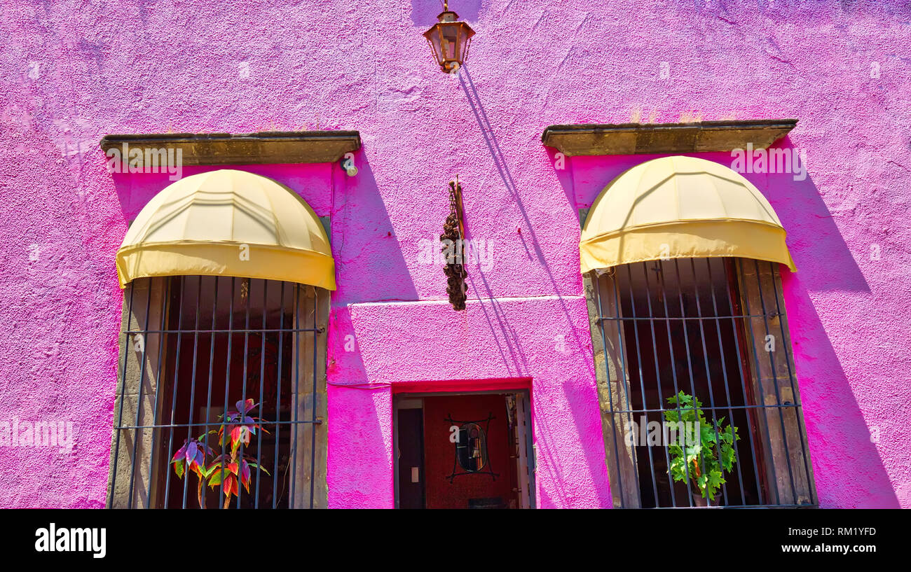 Tlaquepaque rues pittoresques au cours d'une saison touristique Banque D'Images