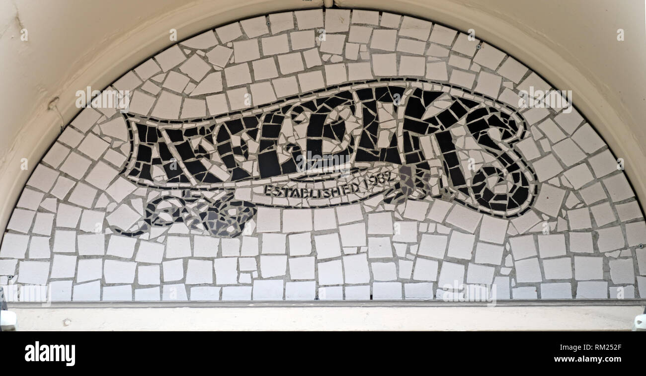 Afflecks Palace emporium de vêtements rétro, d'entrée, 52 Church St, Manchester, North West England, UK, M4 1PW Banque D'Images