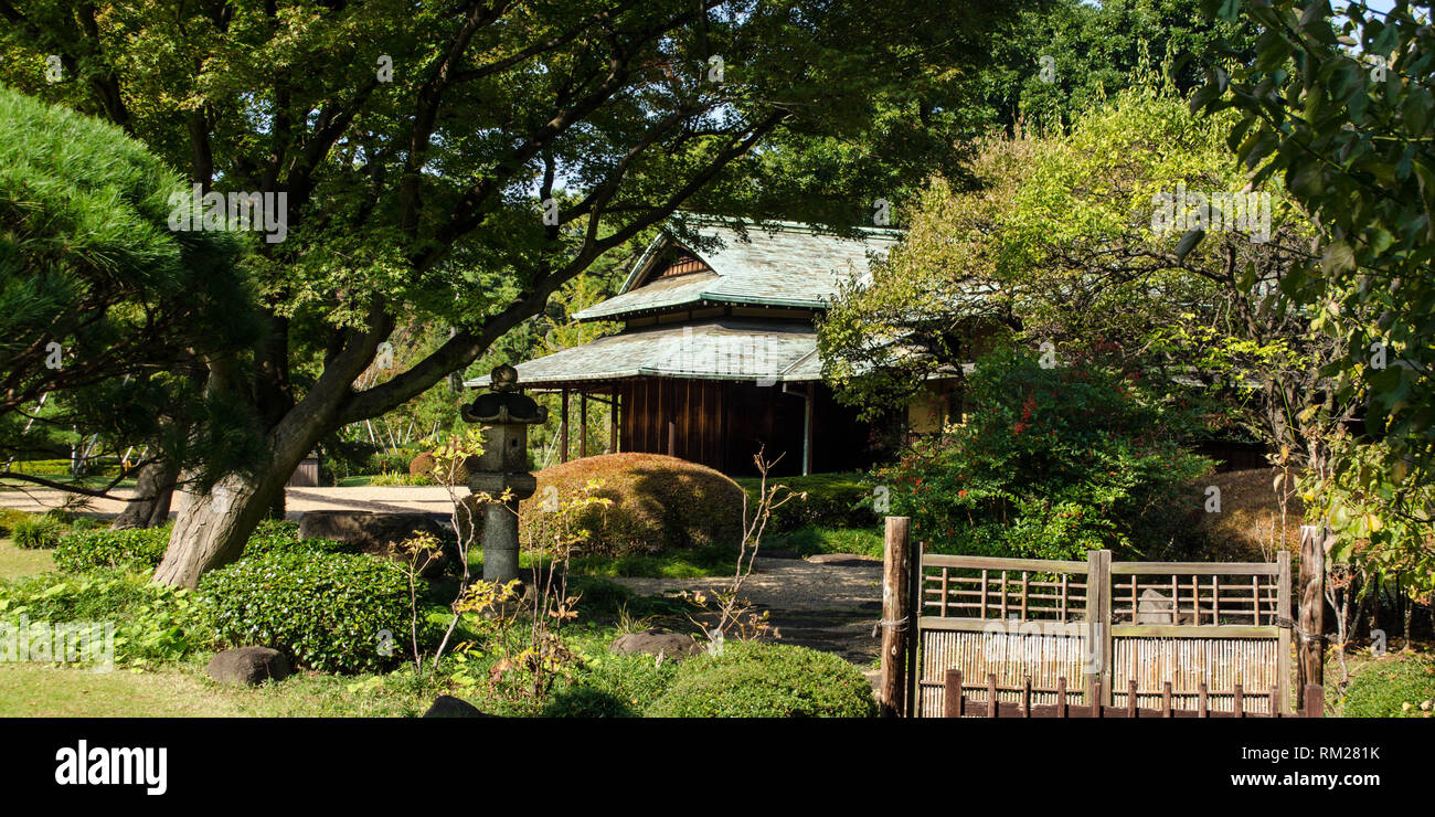 Suwa-no-Chaya tea house dans les jardins de l'Est de l'Impérial Palace, Tokyo, Japon Banque D'Images