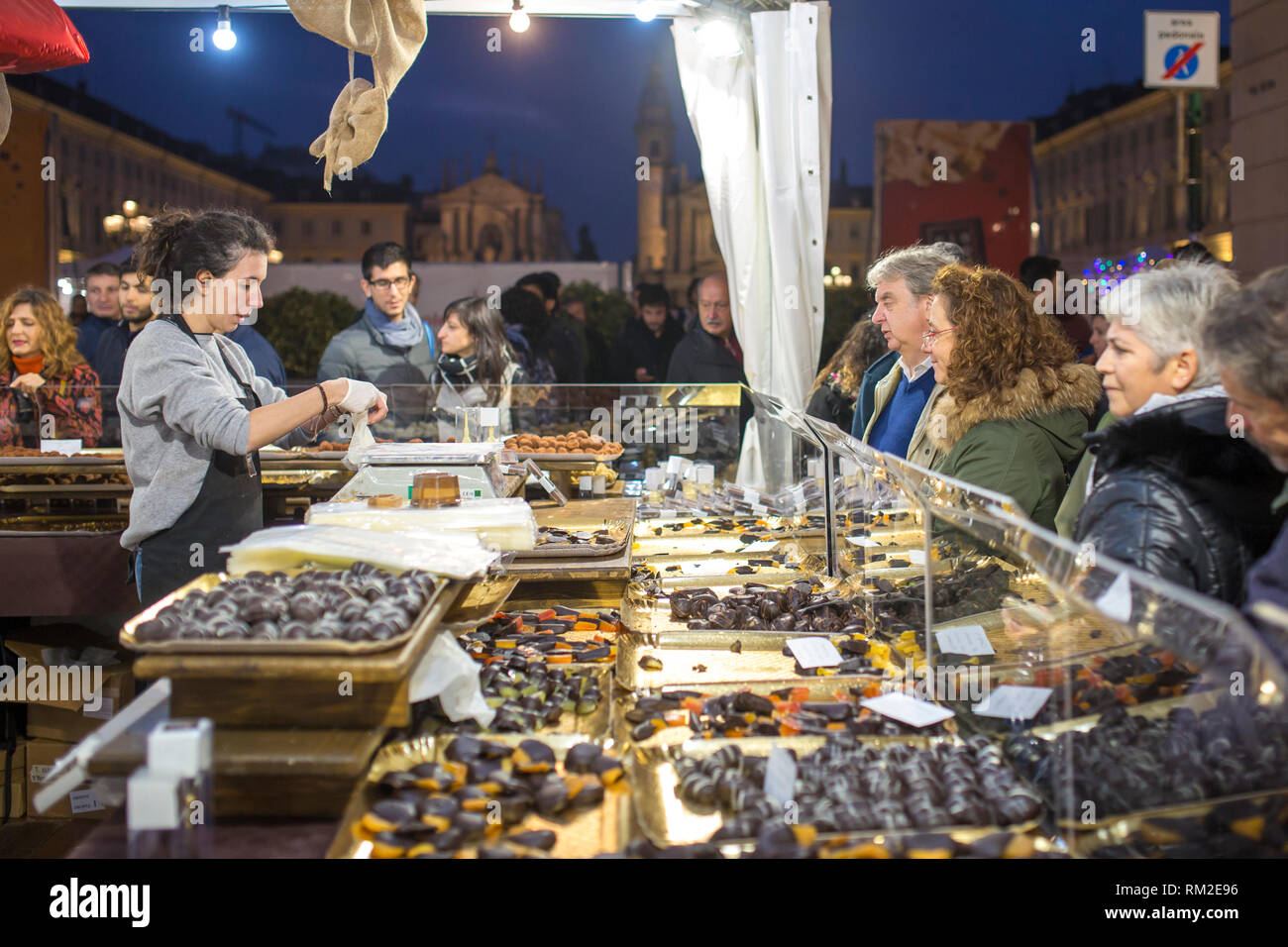 TURIN, ITALIE - 11 NOVEMBRE 2018 : Les organisateurs du festival de chocolat à Turin le 11 novembre 2018. Banque D'Images