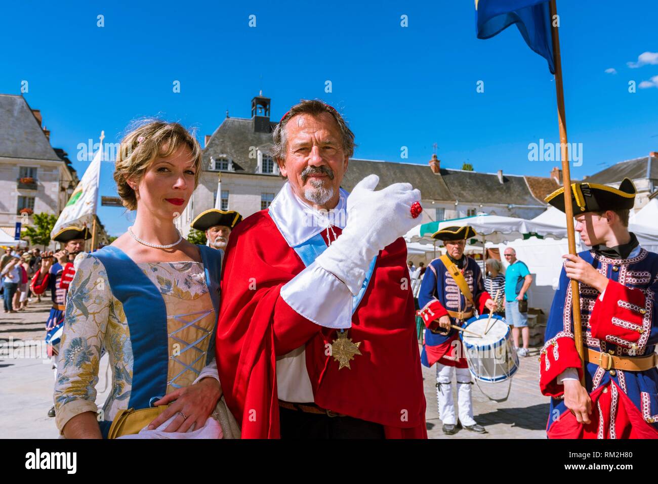 Cape et épée Festival de Richelieu, Canton de Chinon, Indre-et-Loire,  Center-Val de Loire, Loire, France, Europe Photo Stock - Alamy