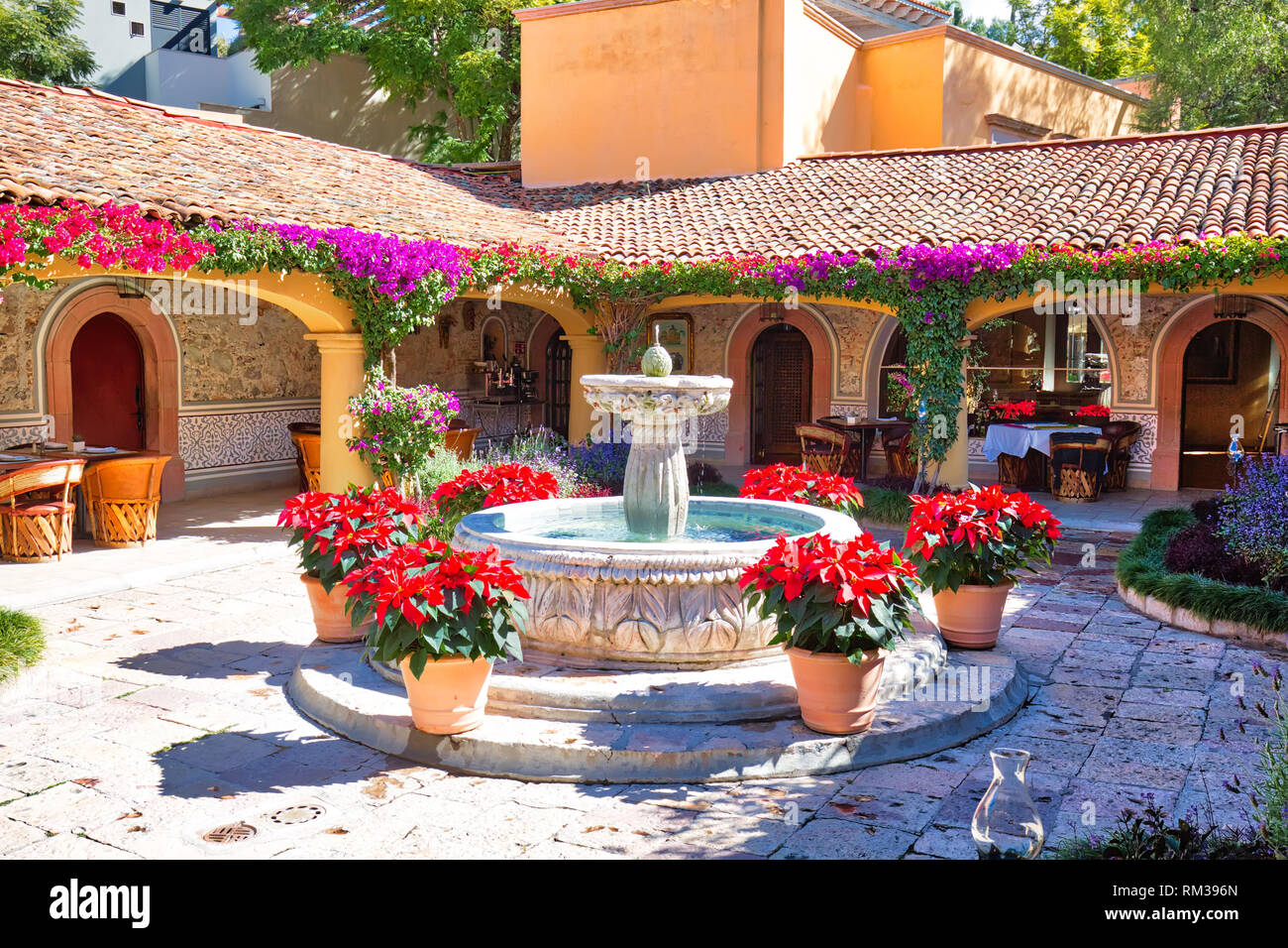 Le Mexique, bâtiments colorés et rues de San Miguel de Allende en Zona Centro de centre-ville historique Banque D'Images