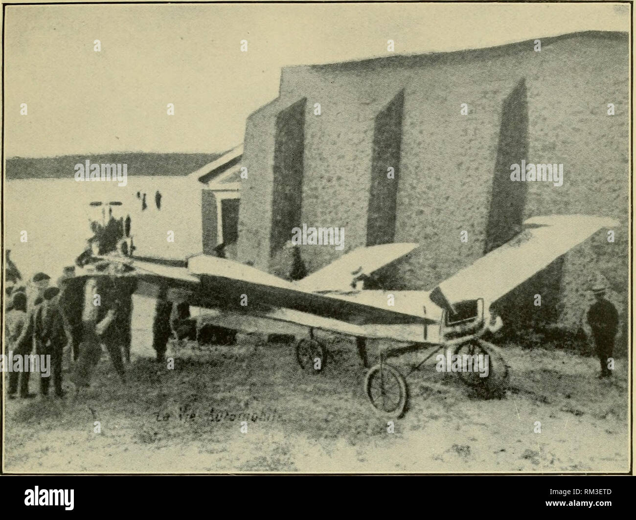 . Rapport annuel du Conseil d'administration de la Smithsonian Institution. Smithsonian Institution, Smithsonian Institution. Archives ; découvertes de la science. Rapport Smithsonian, 1910.-Chanute. 19. plaque. 1. Avion Blériot n° 5. (Langley Type.). Veuillez noter que ces images sont extraites de la page numérisée des images qui peuvent avoir été retouchées numériquement pour plus de lisibilité - coloration et l'aspect de ces illustrations ne peut pas parfaitement ressembler à l'œuvre originale.. Smithsonian Institution. Conseil des régents ; United States National Museum. Rapport du National Museum, Smithsonian profe Banque D'Images