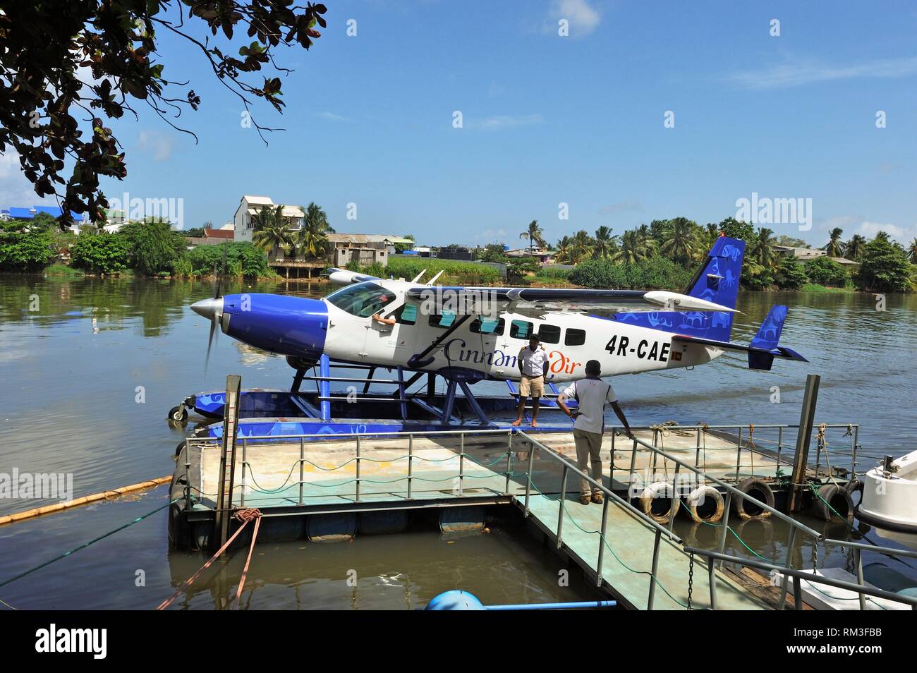 Ponton pour l'embarquement d'un hydravion de la cannelle du Sri Lanka, de l'air service de taxi aérien, au départ de Colombo, Sri Lanka, Inde, Asie du Sud. Banque D'Images