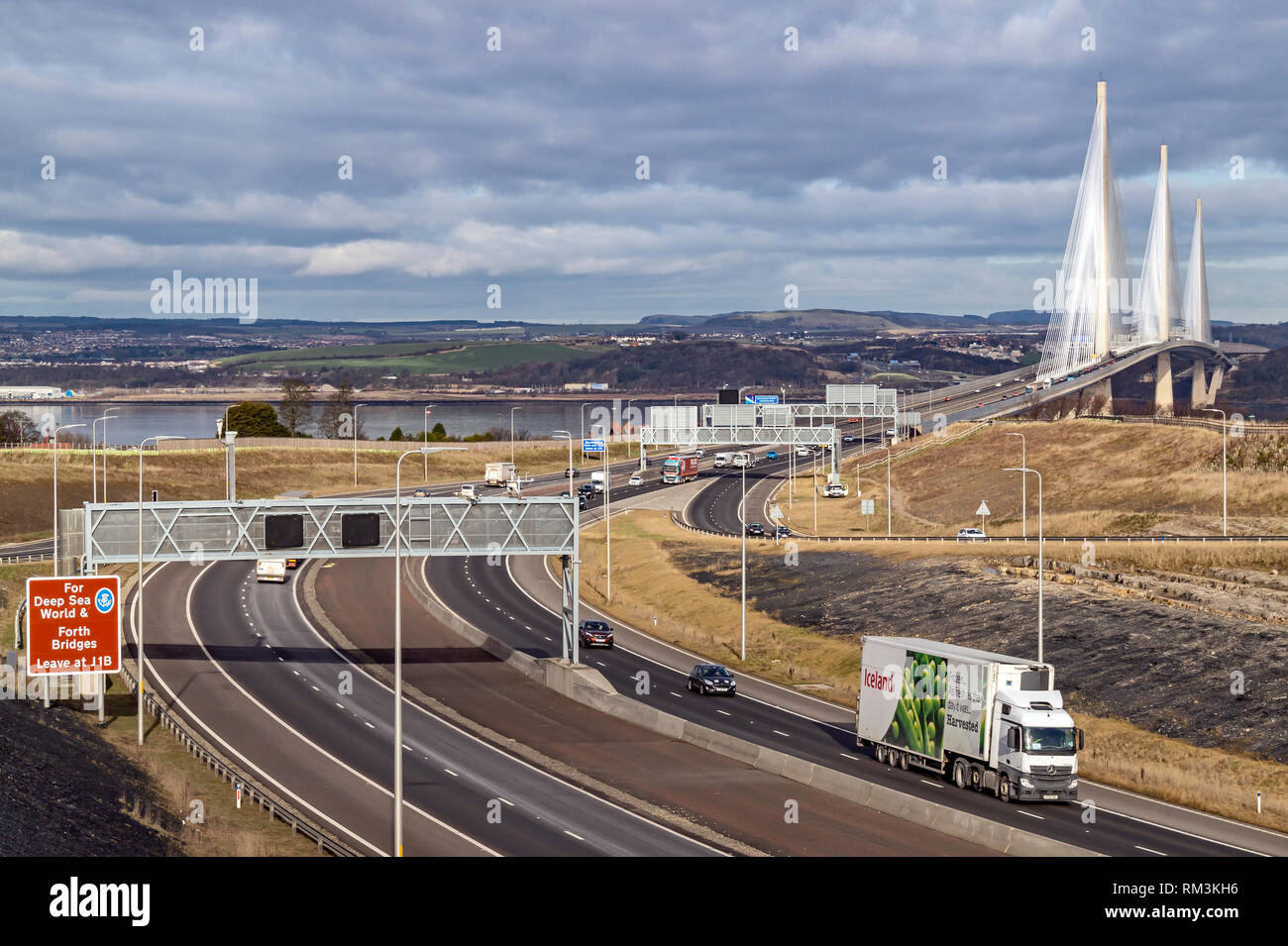 Pont-route Queensferry Crossing transportant l'autoroute M9 au Firth of Forth de South Queensferry West Lothian à North Queensferry Fife Scotland UK Banque D'Images