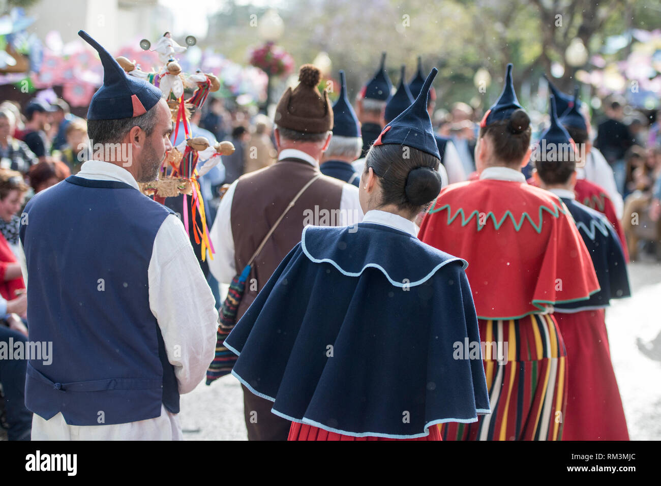 Un groupe de musique folklorique traditionnelle madère s à la Festa da Flor ou le Festival des fleurs de printemps dans la ville de Funchal sur l'île de Madère dans l'Atla Banque D'Images