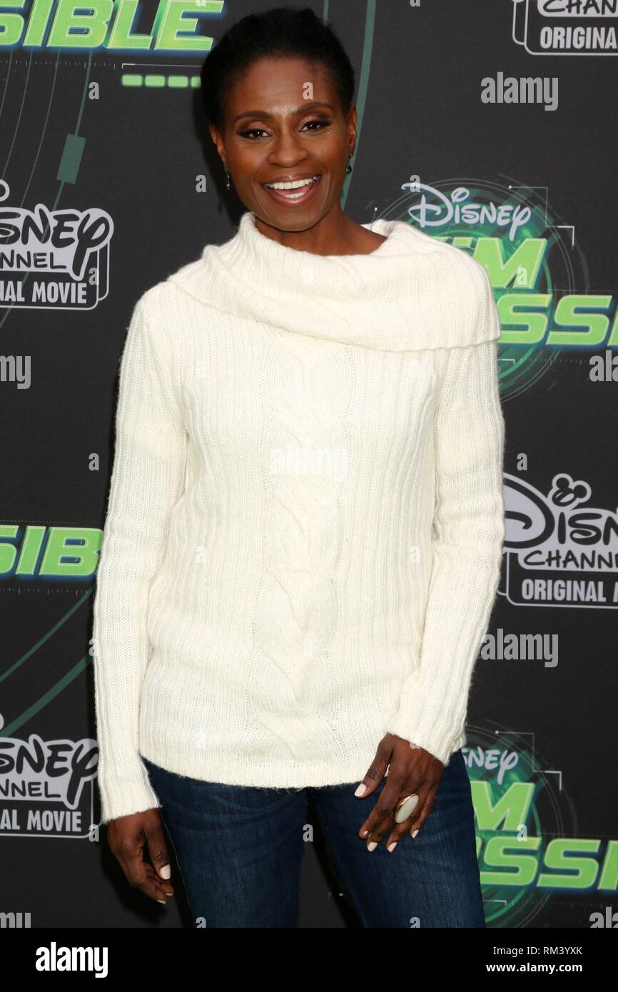 Adina porter devant le hall des arrivées pour KIM POSSIBLE, Premiere Fernsehen, Los Angeles, CA 12 février 2019. Photo par : Priscilla Grant/Everett Collection Banque D'Images