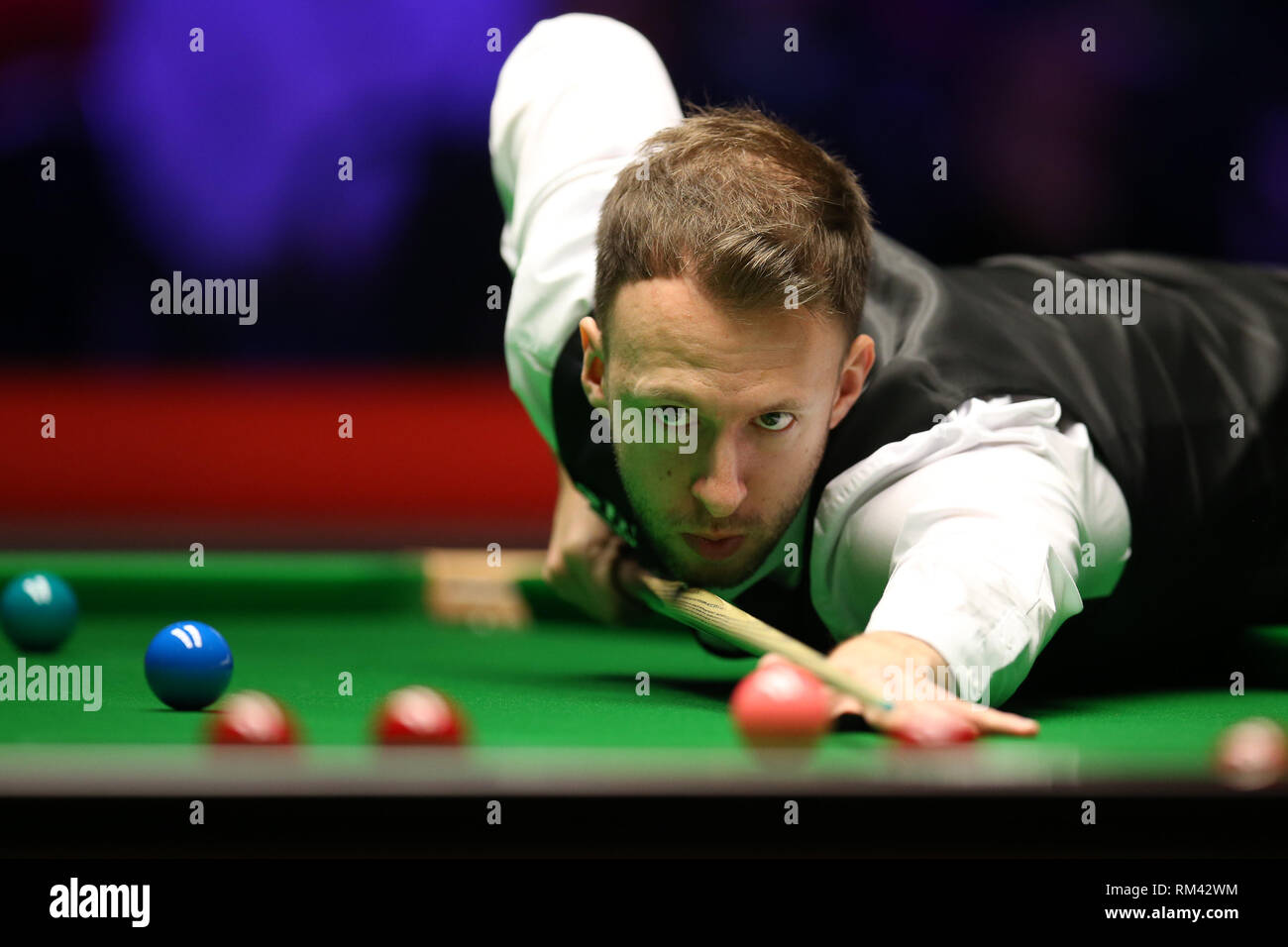 Cardiff, Royaume-Uni. Feb 13, 2019. Judd Trump d'Angleterre au cours de son 2ème match contre Duane Jones de pays de Galles. Welsh Open snooker, jour 3 au stade Motorpoint Arena dans Cardifft, Galles du Sud le mercredi 13 février 2019 par pic. crédit : Andrew Verger/Alamy Live News Banque D'Images