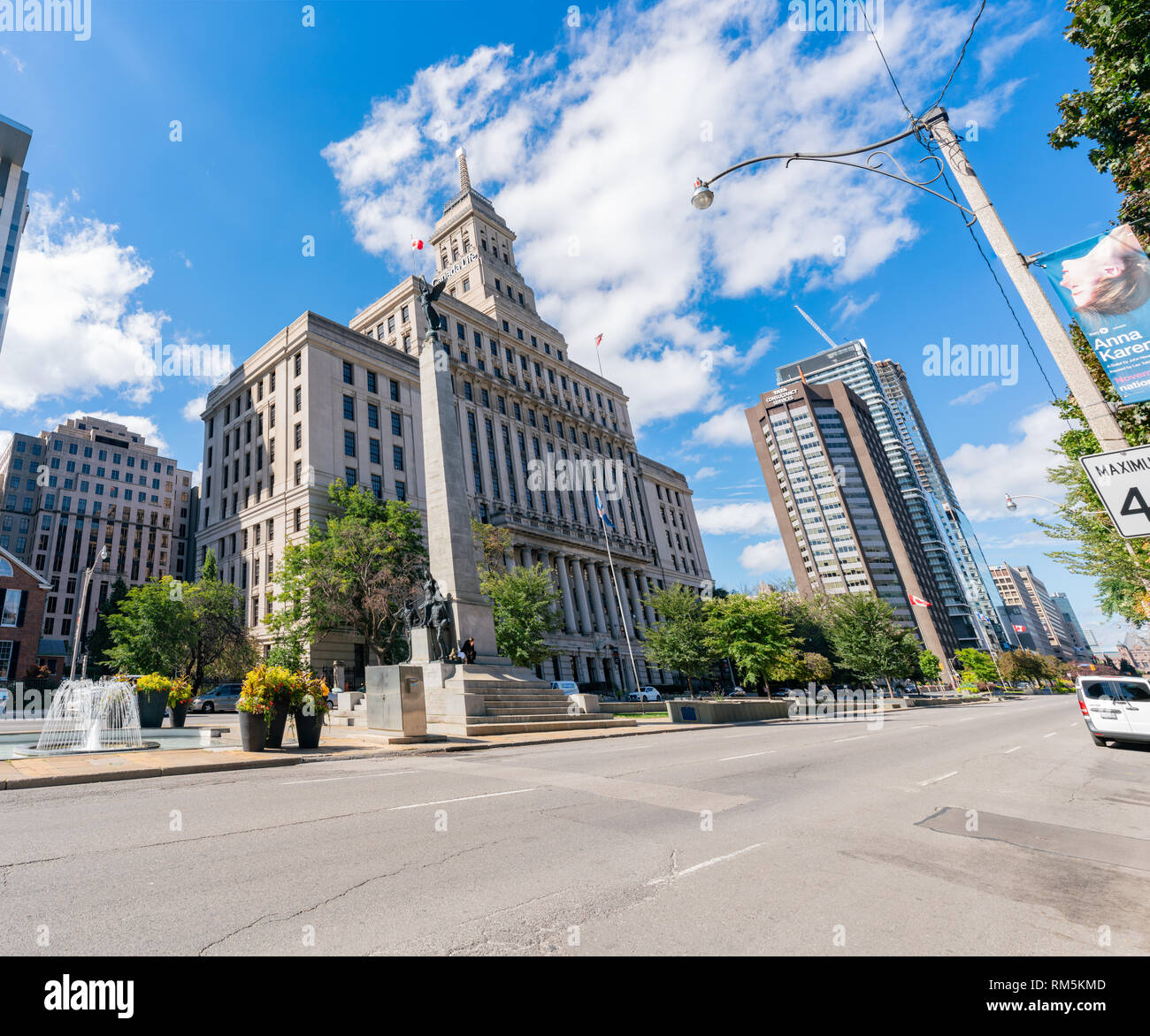 Toronto, le 29 SEPT : Vue extérieure de l'Édifice de la Canada Life le Sep 29, 2018 à Toronto, Canada Banque D'Images