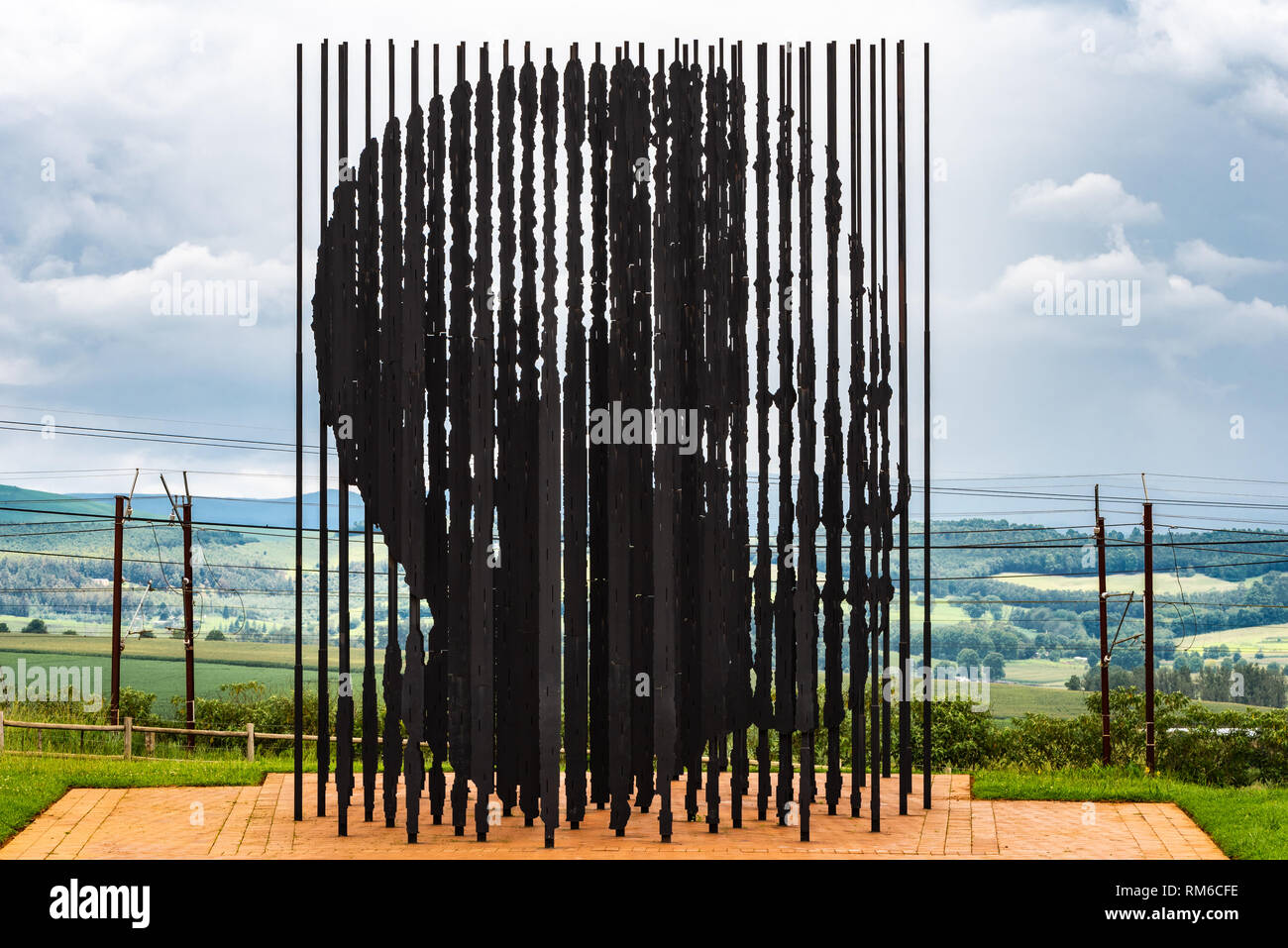 Une sculpture de Nelson Mandela à la Nelson Mandela Site de capture, Midlands du Natal, Afrique du Sud. Banque D'Images