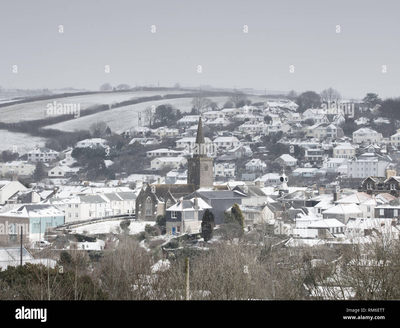 Une couverture de neige hits Kingsbridge sur une très rare occasion. Banque D'Images