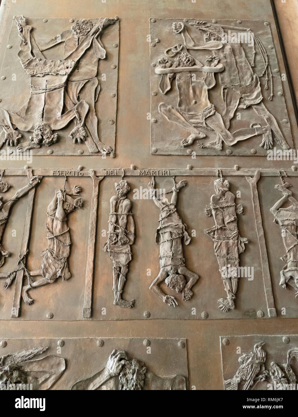 Détail de la Porte Sainte de la Basilique St Pierre, San Pietro in Vaticano, Basilique Papale de Saint Pierre au Vatican, Rome, Italie Banque D'Images