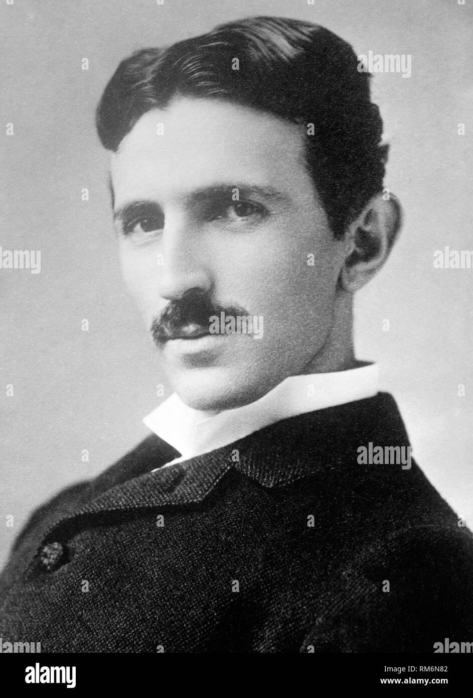 L'inventeur américain serbe Nikola Tesla ingénieur électrique et futuriste Photo prise vers 1890 Banque D'Images