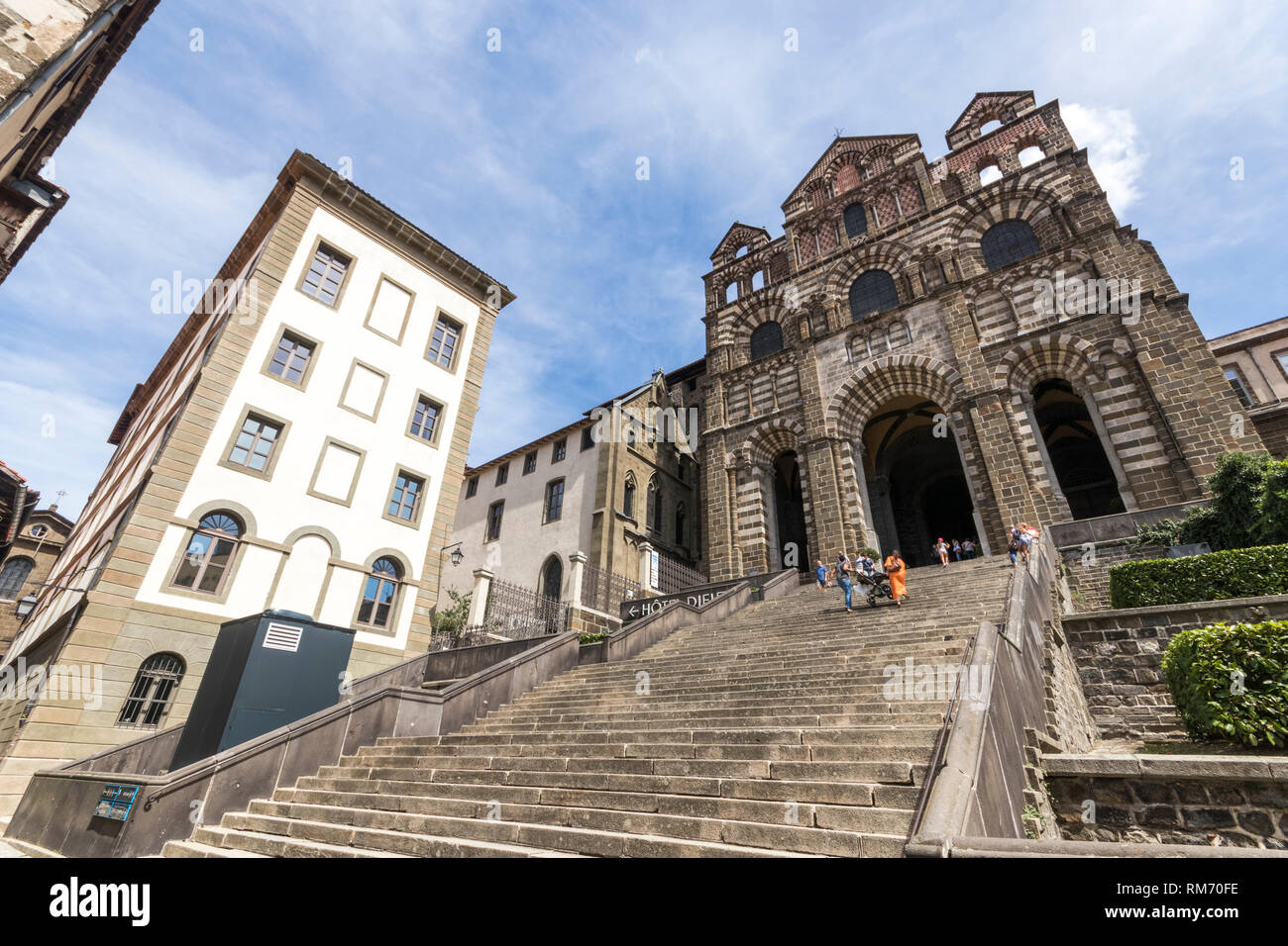 Le Puy-en-Velay, France. La Cathédrale Notre-Dame de l'Annonciation (Cathédrale de Notre-Dame de l'Annonciation), une église catholique romaine en Auvergne Banque D'Images