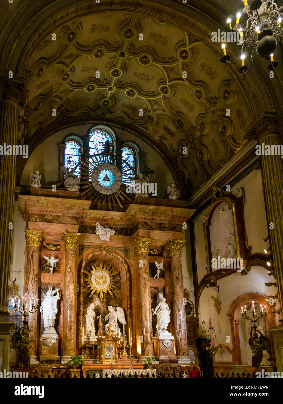 Vue de l'intérieur, chapelle latérale de l'Incarnation, la cathédrale de Malaga, Andalousie, Espagne Banque D'Images