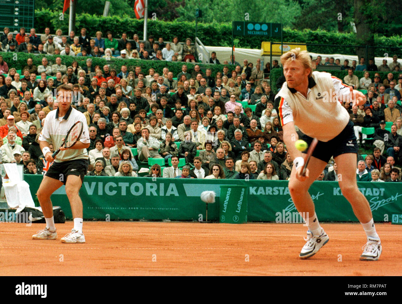 Rochus Club Dusseldorf (Düsseldorf, Allemagne) DŸsseldorf 14.5.1999, Tennis : Coupe du Monde par équipe --- David PRINOSIL (à gauche) et Boris Becker, l'Allemagne, l'équipe jouant double Banque D'Images