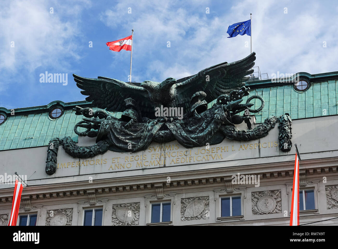 L'aigle bicéphale ( les armoiries de l'Autriche-Hongrie ) sur le bâtiment du gouvernement à Vienne, Autriche Banque D'Images