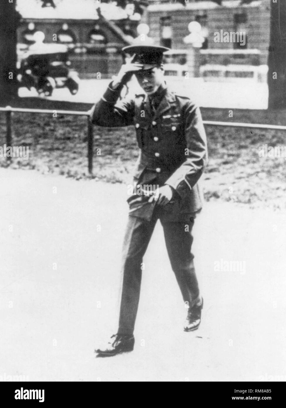 Édouard VIII, 20 ans, prince de Galles en Grenadier guards uniforme pendant la première guerre mondiale, octobre 1914 Mise à jour de l'image en utilisant les techniques de retouche et de restauration numérique Banque D'Images