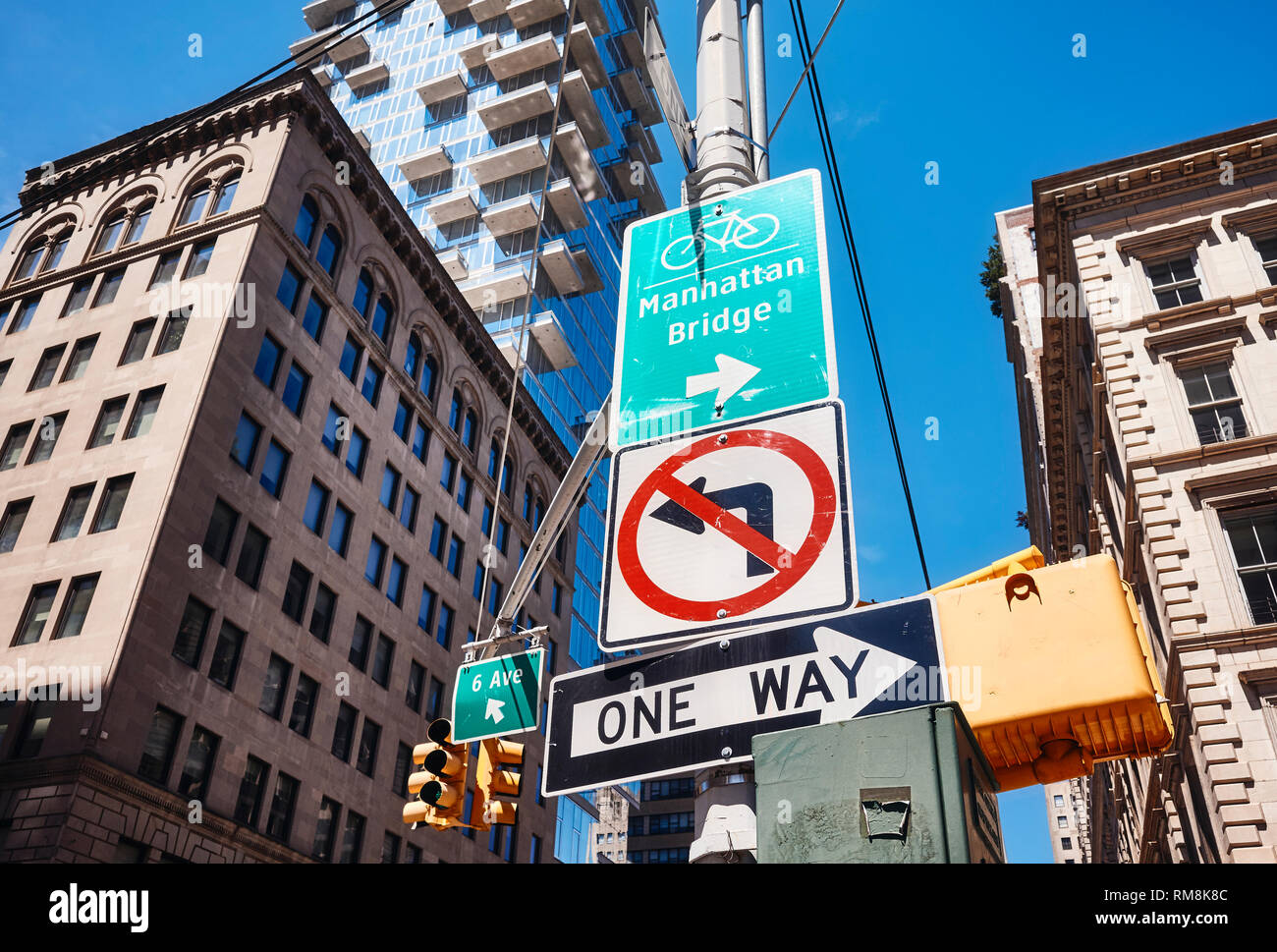 Jusqu'à la piste cyclable du pont de Manhattan à direction, New York, USA. Banque D'Images