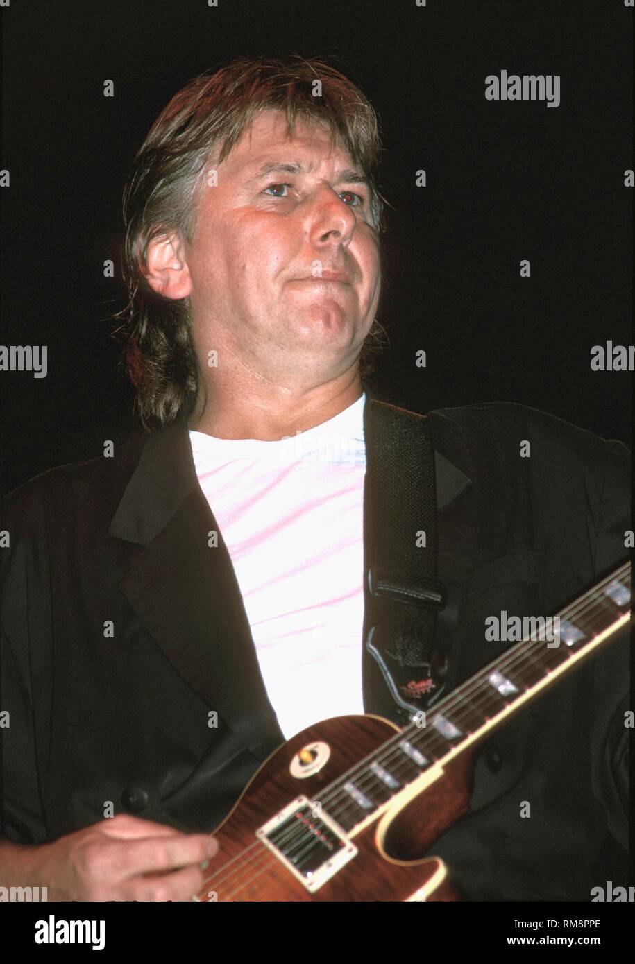 Mick ralphs Banque de photographies et d’images à haute résolution - Alamy