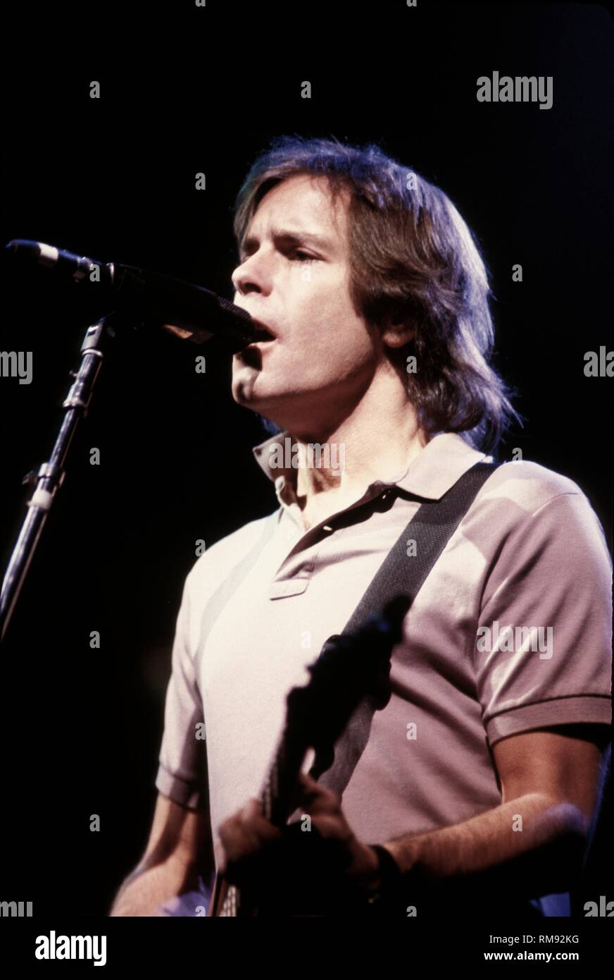 Chanteur, auteur-compositeur et guitariste Bob Weir du Grateful Dead est montré sur scène lors d'un 'live' Dead show. Banque D'Images